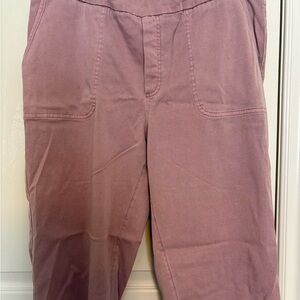 Women's Pink Capris
